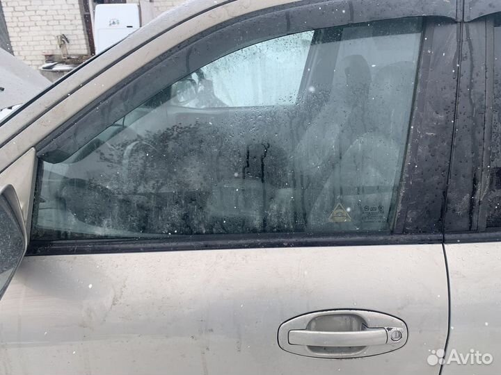 Стекло передней левой двери Hyundai Santa Fe Class