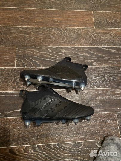 Футбольные бутсы adidas