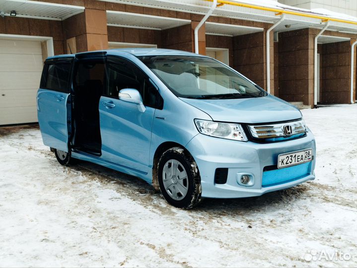 Honda freed spike avto