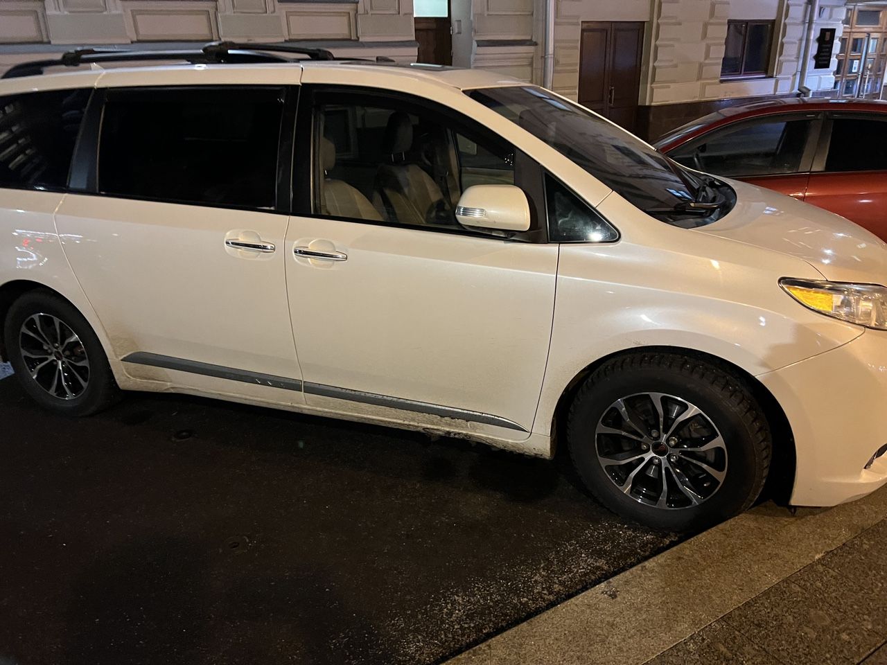 Toyota Sienna: фото владельца