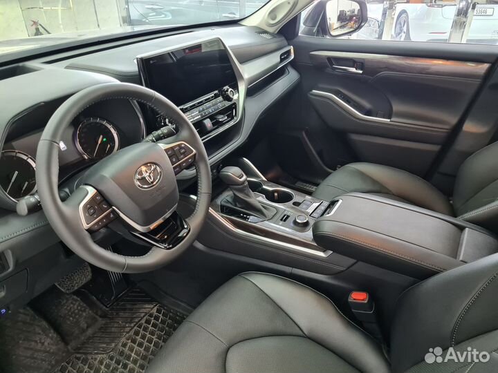 Toyota Highlander 3.5 AT, 2022, 8 км