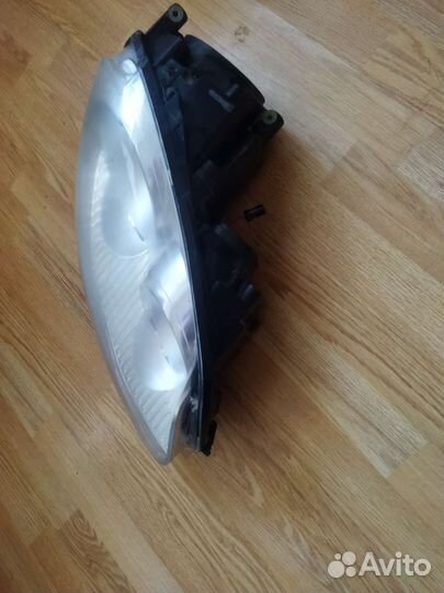 Фара volkswagen jetta 5