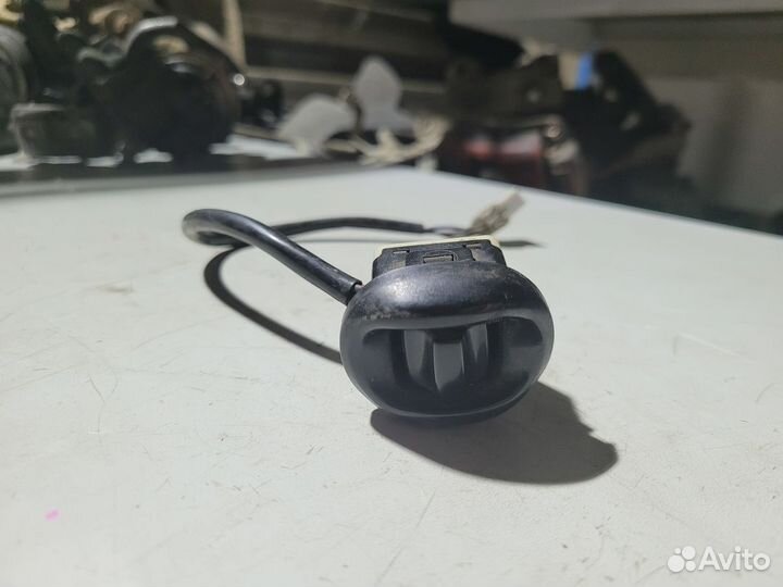 Кнопка стеклоподъемника Nissan Avenir