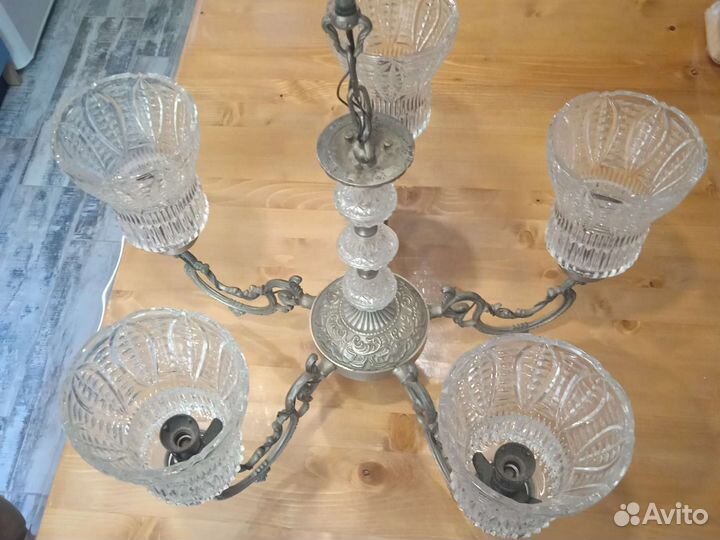 Люстра 5 рожковая старая плафоны хрустальные и шар