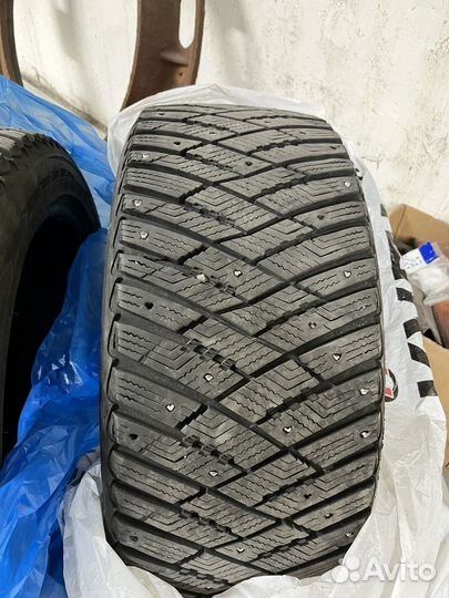 Goodyear Ultra Grip Ice Arctic 2 235/45 R17