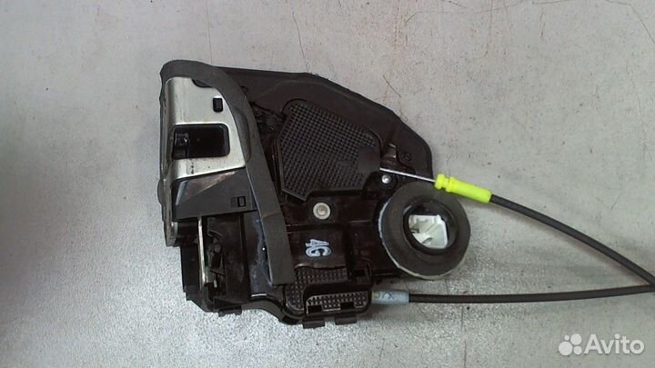 Замок двери Toyota Tundra, 2009