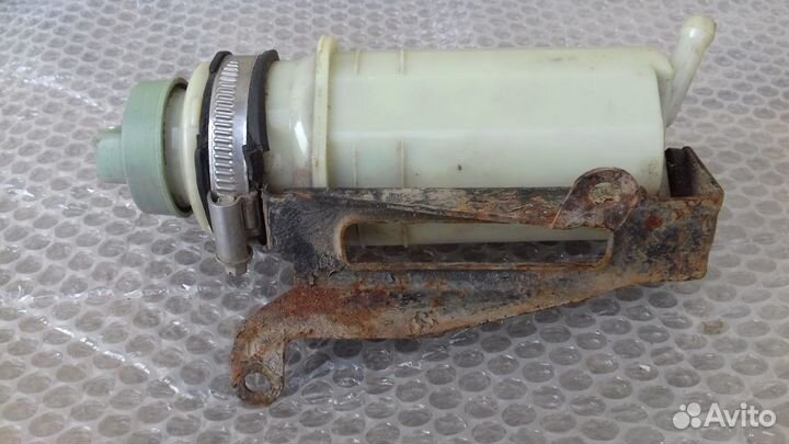 Чери Амулет- бачок гура