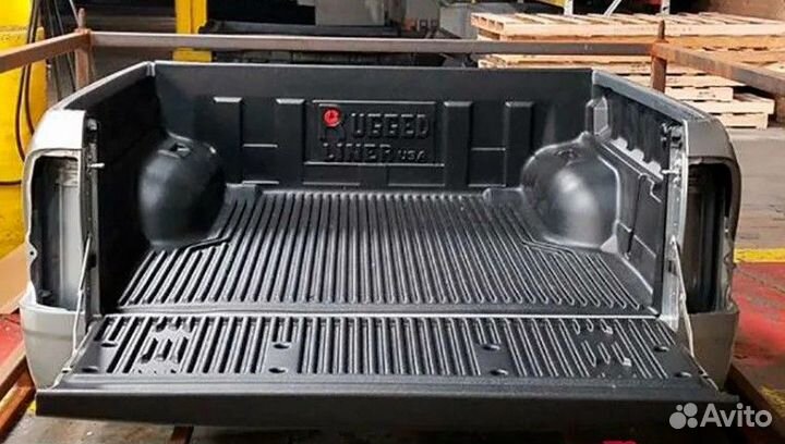 Вкладыш (вставка) в кузов пикапа Toyota Hilux 2015