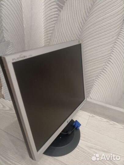 ЖК монитор