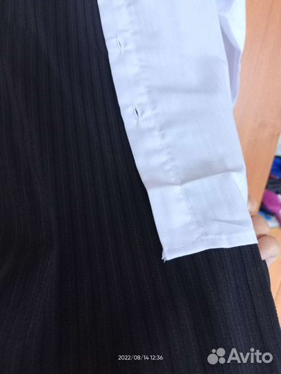 Новые брюки и рубашка на мальчика