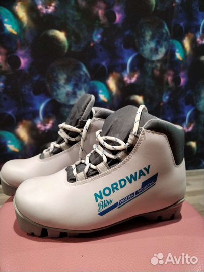 Лыжные ботинки