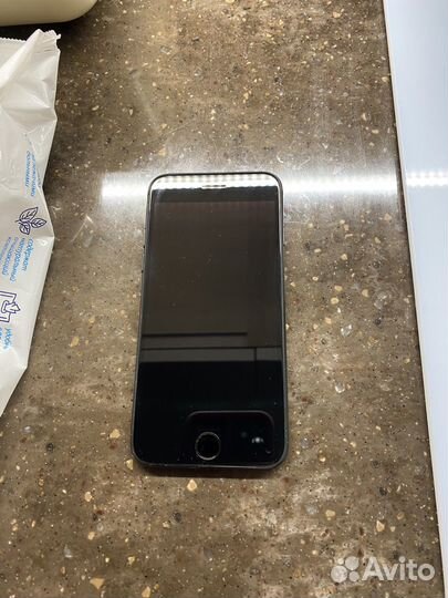 iPhone 7, 32 ГБ