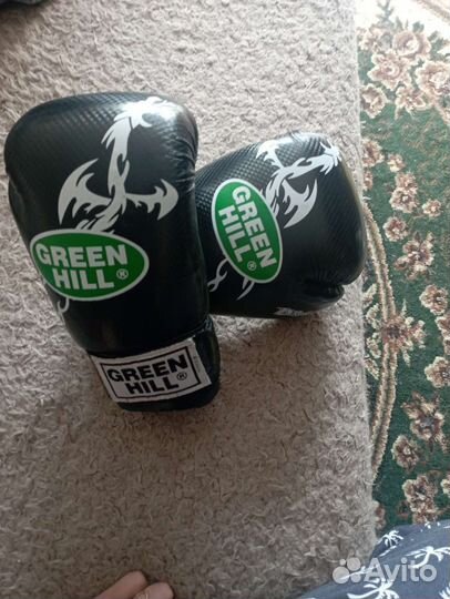 Боксерские перчатки