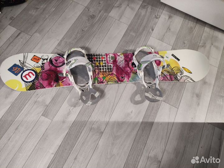 Сноуборд женский с креплениями