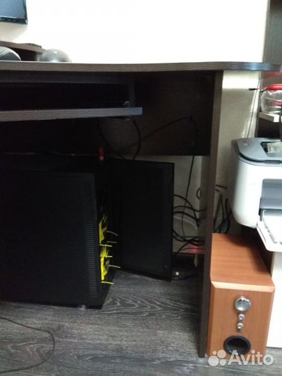 Компьютерный стол