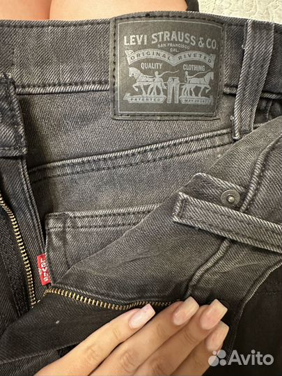 Новые джинсы Levis 724 размер 26