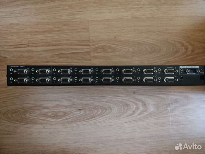 Разветвитель VGA и Аудио 16-портовый