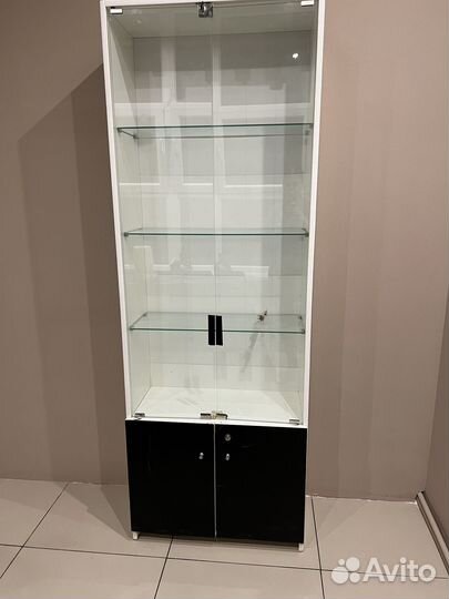 Шкаф витрина