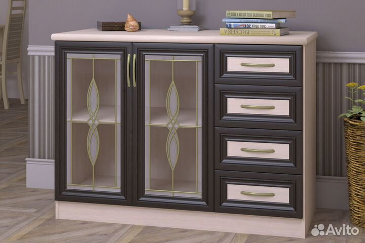 Комод №8 со стеклом витраж. В наличии