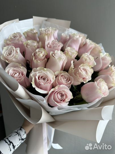 Моно букет из нежно розовых роз