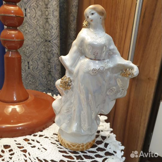 Фарфоровая статуэтка из Чехословакии