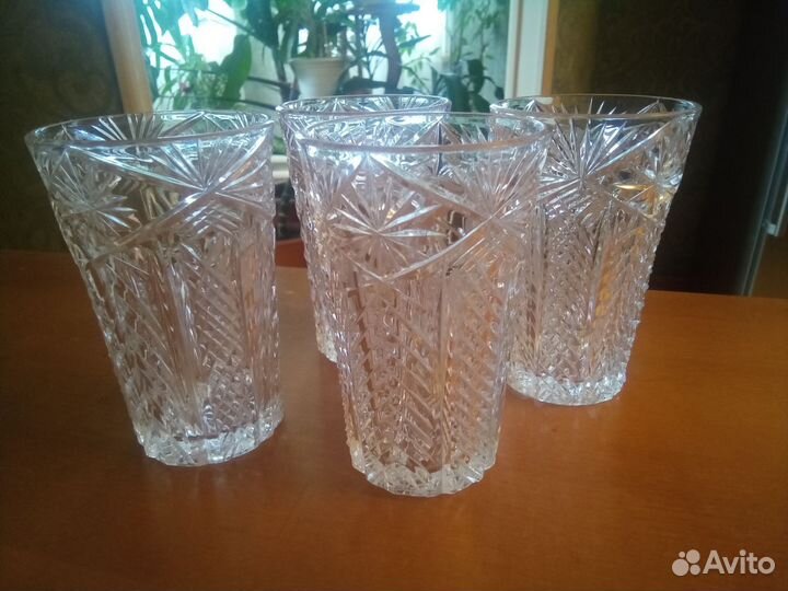 Хрустальные фужеры и стаканы