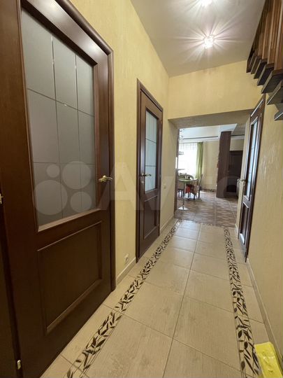 Дом 285 м² на участке 19 сот.