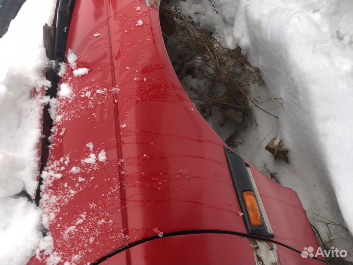 Передние правое крыло Опел омега Б