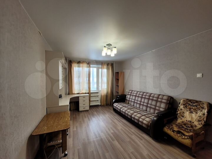 2-к. квартира, 50 м², 1/9 эт.