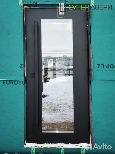 Двери с ковкой и стеклом