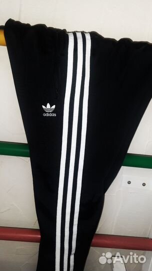 Спортивные штаны adidas