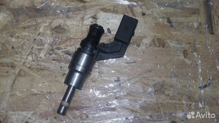 Форсунка топливная 03С906036А 1.6FSI BLF