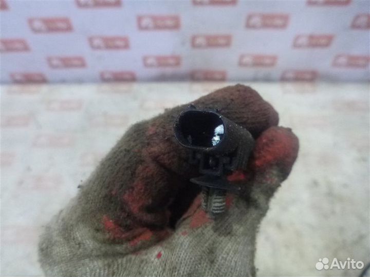 Датчик abs задний Land Rover Discovery L319 AJ41