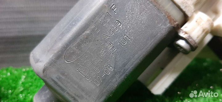 Моторчики стеклоподъемника левый Ford Focus 2