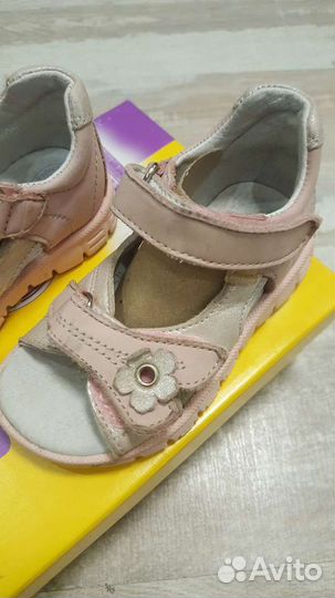 Сандалии для девочки