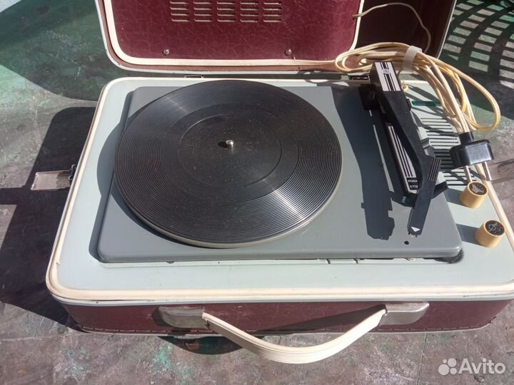 Проигрыватель винила СССР Юность 301