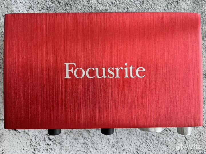 Focusrite Scarlett 2i2 2nd gen