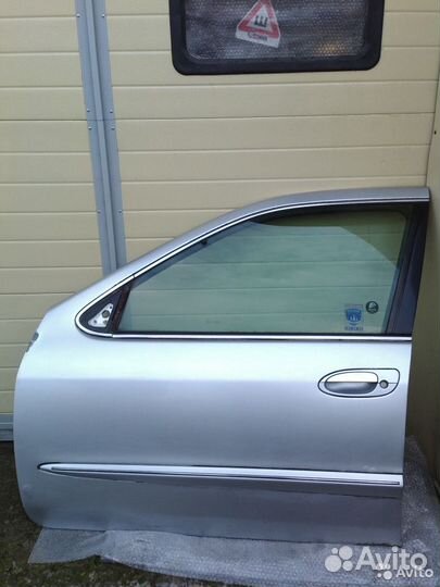 Ниссан Максима А 33 дверные стекла