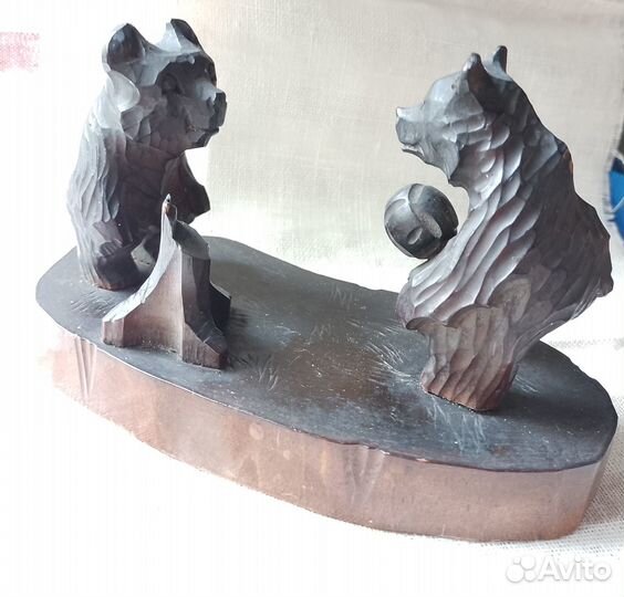 Медведи футболисты. Богородская резьба. СССР