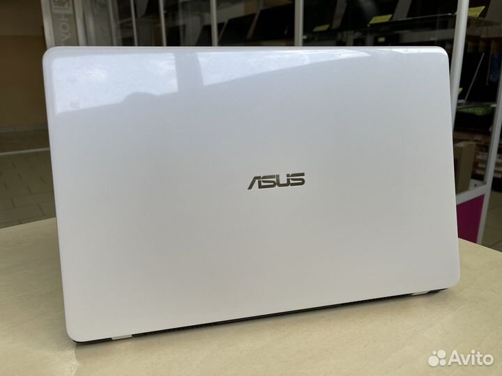 Белоснежный Asus 17 дюймов/6GB/SSD/MX110