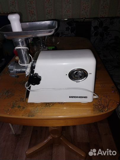 Мясорубка электрическая