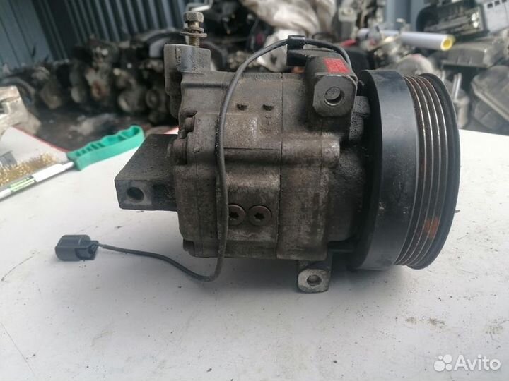 Компрессор кондиционера Mitsubishi Pinin