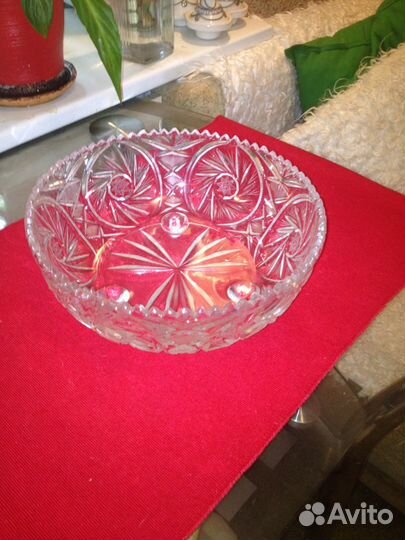 Большая салатница - хрустальная