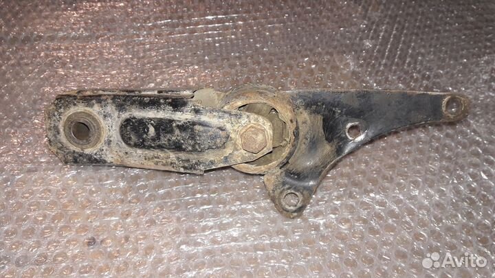 Опора кпп для шкоды фелиции