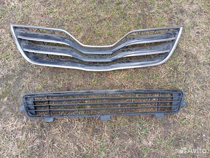 Решётки в бампер toyota camry