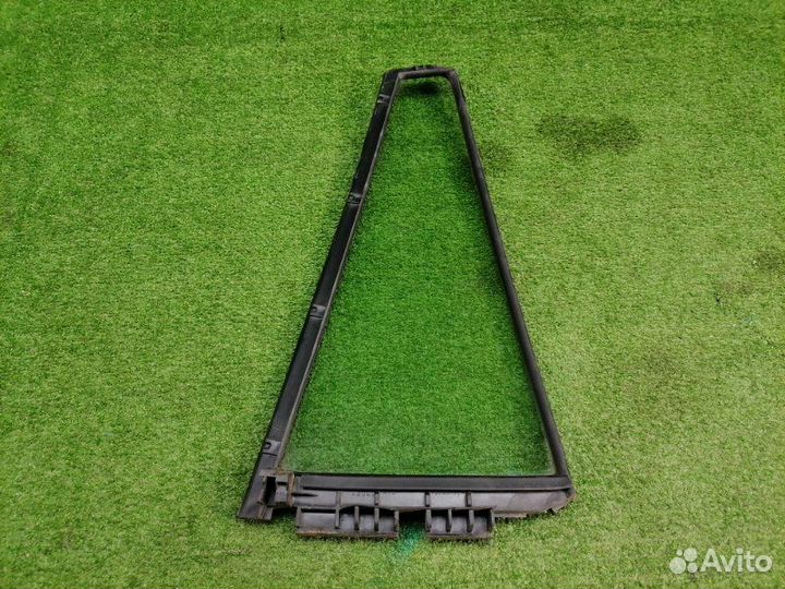 Стекло двери (форточка) заднее левое Toyota Rav 4