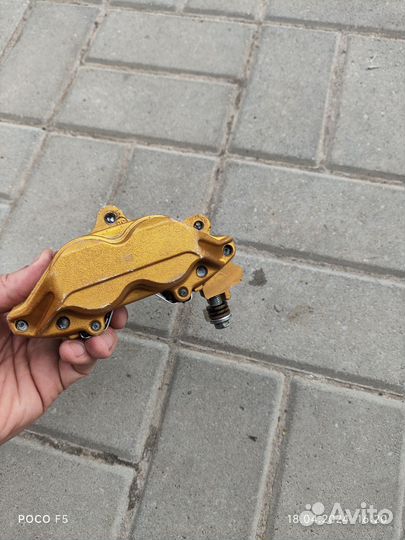 Передний суппорт nissin на Honda CBR600RR