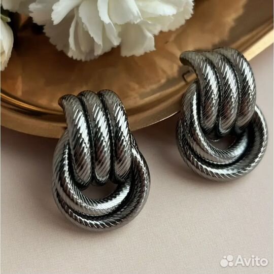 Серьги гвоздики