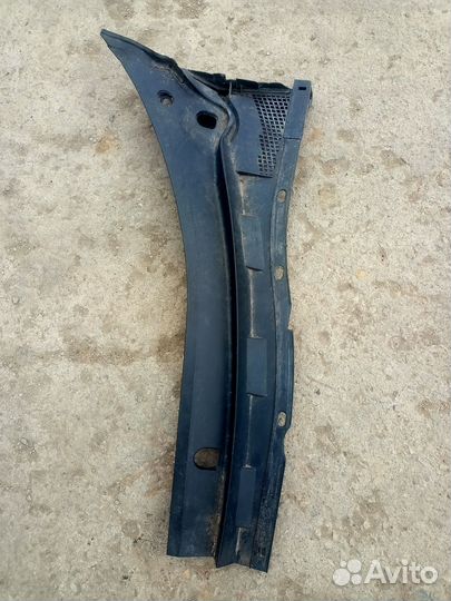 Жабо левое стеклоочистителей Mazda 3BK