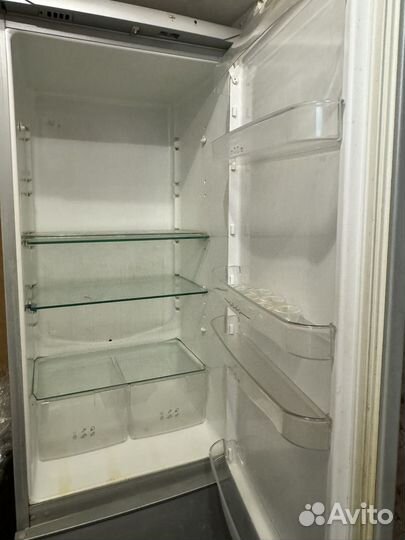 Холодильник zanussi